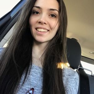 Meet your Posher, Crystal